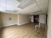 8424 Airport Rd photo'