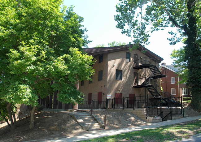 1892 Indianola Ave in Columbus, OH - Building Photo - Building Photo