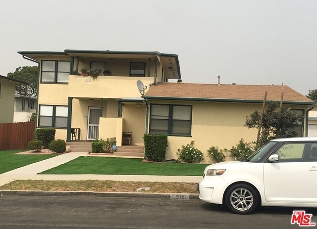 916 W 30th St in San Pedro, CA - Foto de edificio