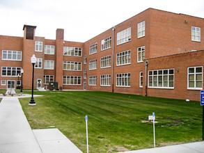 Old Walnut in Grand Island, NE - Building Photo - Building Photo