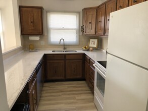 556 Charles St in Lockport, IL - Building Photo - Building Photo