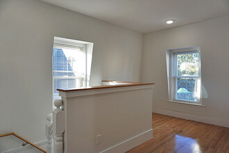 4 Osgood St, Unit 3 in Somerville, MA - Building Photo - Building Photo
