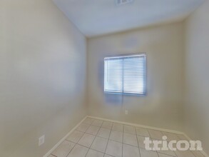 6613 W Miami St in Phoenix, AZ - Building Photo - Building Photo