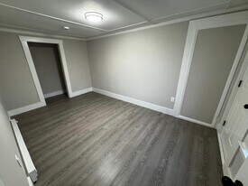 36 Glenwood Ct, Unit C in Buffalo, NY - Building Photo