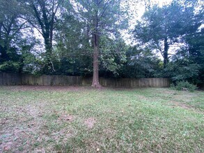 1005 Sandalwood Dr in Fayetteville, NC - Building Photo - Building Photo