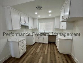 3508 Sesame St in Bakersfield, CA - Building Photo - Building Photo