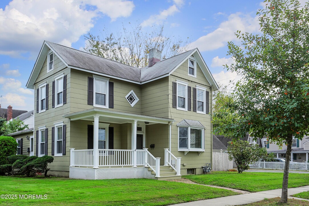 43 Tower Hill Ave in Red Bank, NJ - Building Photo