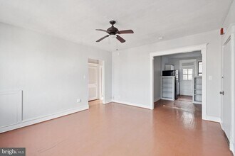 7250 Chestnut St-Unit -C--302 in Upper Darby Township, PA - Building Photo - Building Photo