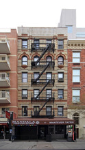 17 Saint Marks Place in New York, NY - Foto de edificio - Building Photo