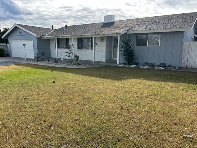 1331 S Chatham St in Visalia, CA - Building Photo - Building Photo