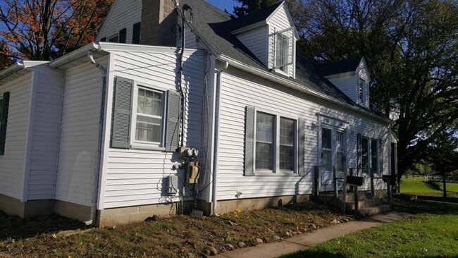property at 862 9th Ave SE