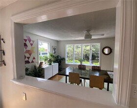 52 Lawn Ave in Jamestown, RI - Building Photo - Building Photo