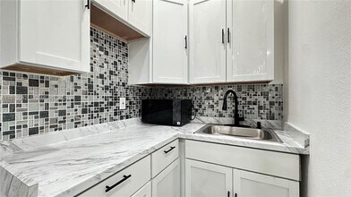 12983 SW 229th Ter in Goulds, FL - Building Photo - Building Photo