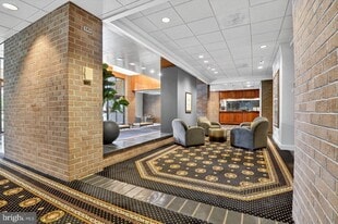 1800 Old Meadow Rd in McLean, VA - Building Photo