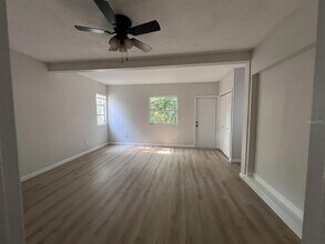 1353 Lakeview Rd in Clearwater, FL - Building Photo - Building Photo