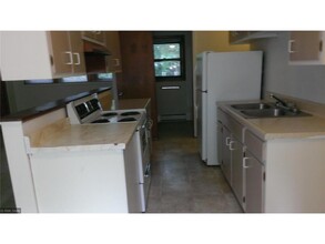 545 Birchcrest Dr-Unit -4 in River Falls, WI - Building Photo - Building Photo