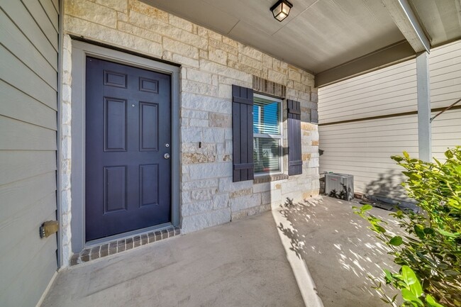 9535 Sandy Rdg Wy in San Antonio, TX - Building Photo - Building Photo