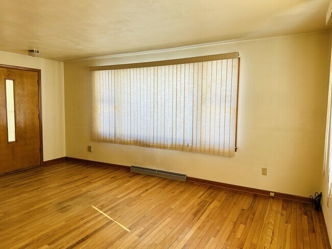 112 N Stanton St in Davis, IL - Building Photo - Building Photo