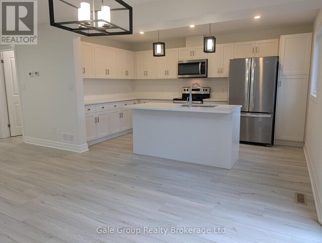 261 Pittock Park Rd in Woodstock, ON - Building Photo - Building Photo