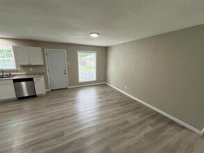 304 Ocean Dr in Richardson, TX - Building Photo - Building Photo