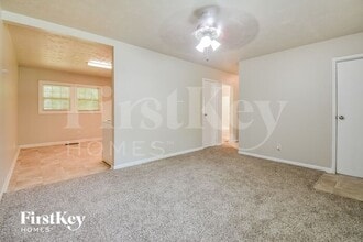8277 Dunellen Ln in Jonesboro, GA - Building Photo - Building Photo