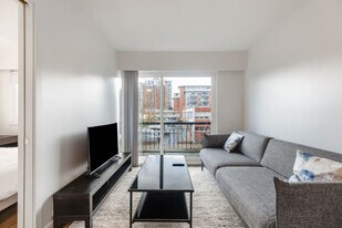 254 E 12th Ave in Vancouver, BC - Building Photo