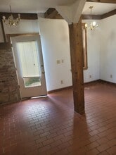 12941 NW Newberry Rd, Unit 1 bed Basement Apartment in Portland, OR - Foto de edificio - Building Photo