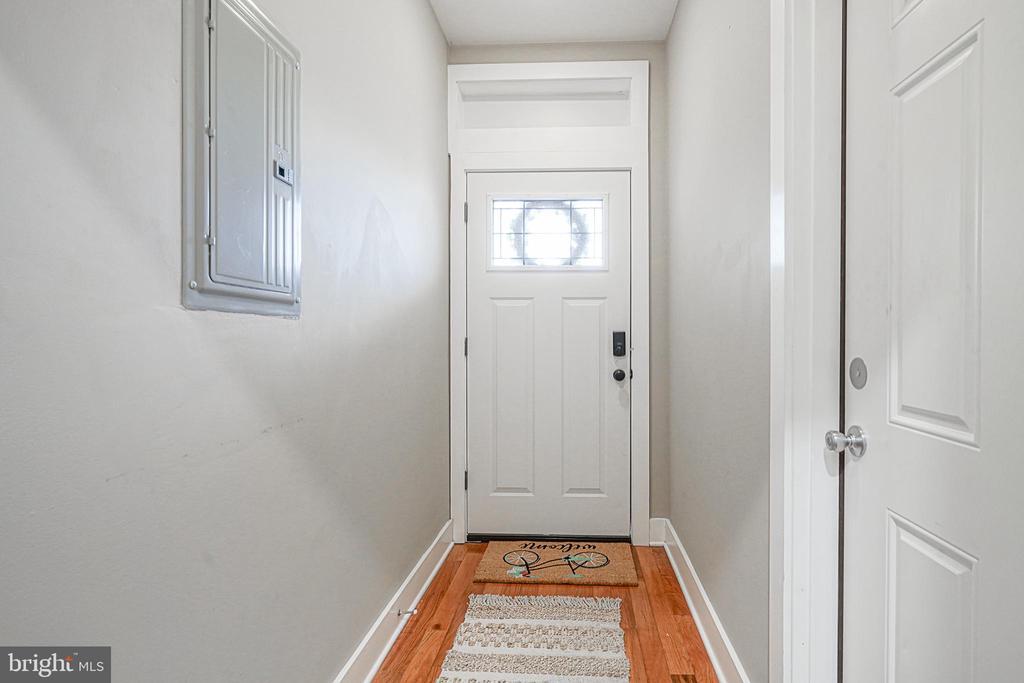 915 Belmont Ave in Philadelphia, PA - Building Photo