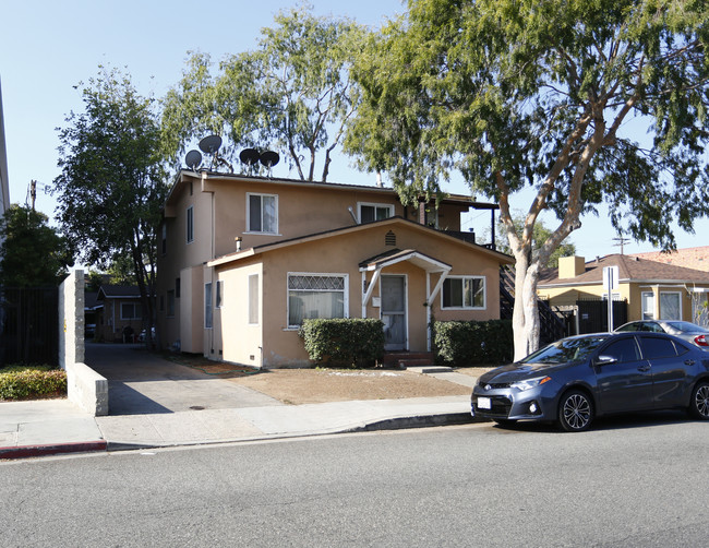 128 W Palmer Ave in Glendale, CA - Foto de edificio - Building Photo