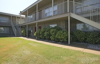 Greystone Apartments in Tulsa, OK - Building Photo - Building Photo