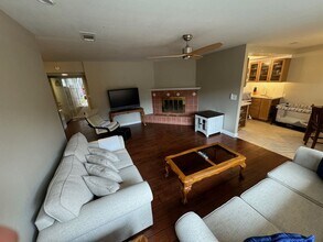10289 Darling Rd in Ventura, CA - Building Photo - Building Photo