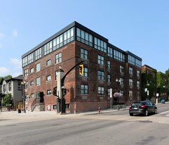 275 King St W Apartments