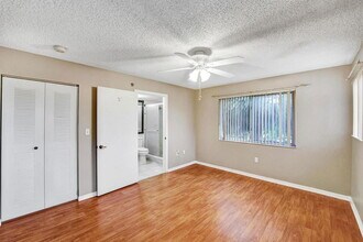 9470 Tangerine Pl in Davie, FL - Building Photo - Building Photo