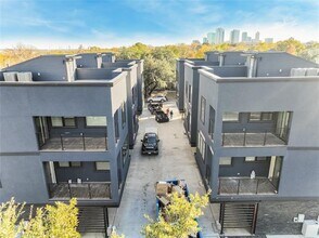 1105 Poindexter St in Fort Worth, TX - Building Photo - Building Photo