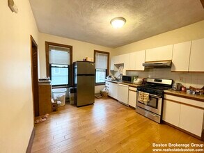 1568 Tremont St, Unit 1 in Boston, MA - Building Photo - Building Photo