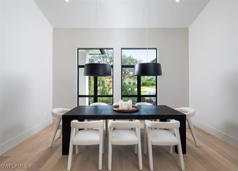4702 Oak Leaf Dr in Naples, FL - Foto de edificio