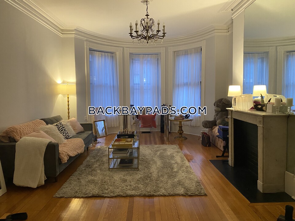 429 Marlborough St, Unit 1 in Boston, MA - Building Photo