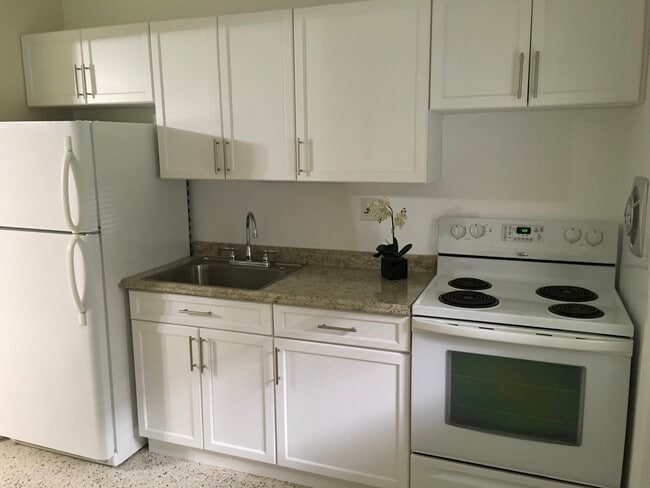 20572 SW 114th Ave, Unit 20572 in Miami, FL - Foto de edificio - Building Photo