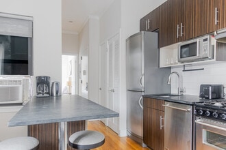 515 W 47th St in New York, NY - Building Photo - Building Photo