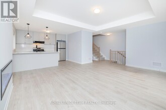 800 Parnian Private in Ottawa, ON - Building Photo - Building Photo