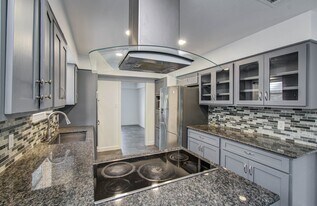 674 Ravensworth Dr in Conroe, TX - Building Photo