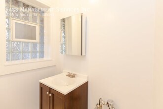 3055 W Argyle St in Chicago, IL - Building Photo - Building Photo