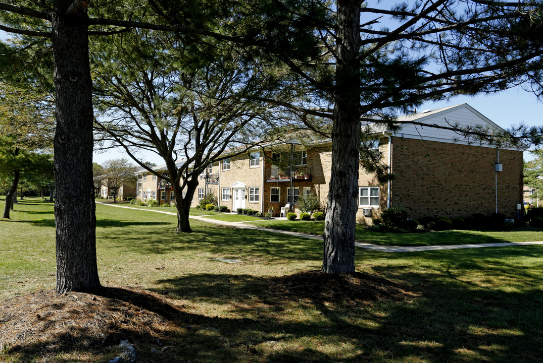 Princeton Arms North in East Windsor, NJ - Building Photo