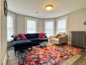 453 Montauk Hwy in Eastport, NY - Foto de edificio - Building Photo