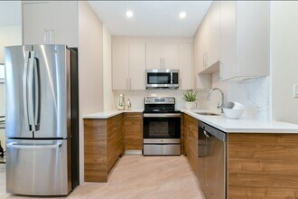 400 Dorchester St, Unit Unit 307 in Boston, MA - Foto de edificio - Building Photo