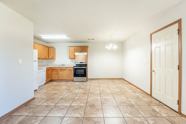 property at 319 E Marietta Ct