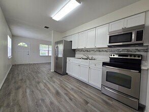 50 6th St in St. Cloud, FL - Building Photo - Building Photo