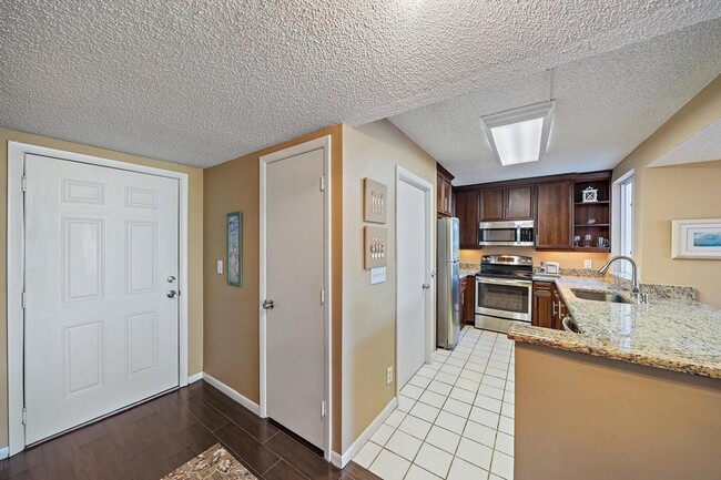 353 S US Hwy 1, Unit D106 in Jupiter, FL - Building Photo - Building Photo