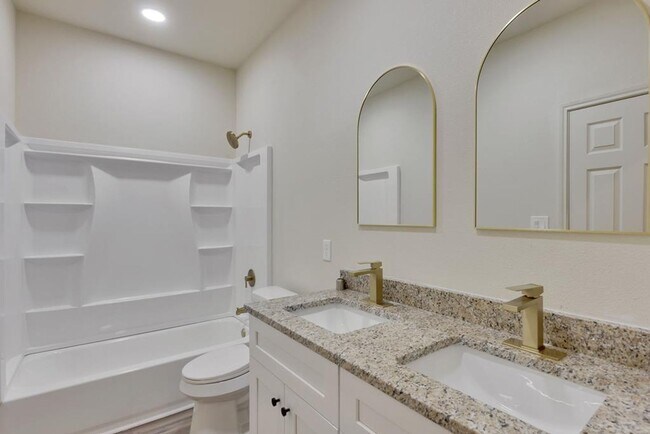 1016 N Eva Ave in Monahans, TX - Building Photo - Building Photo