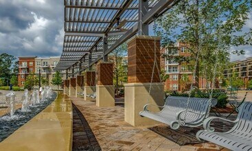 6400 Blue Stone Rd in Sandy Springs, GA - Building Photo - Building Photo